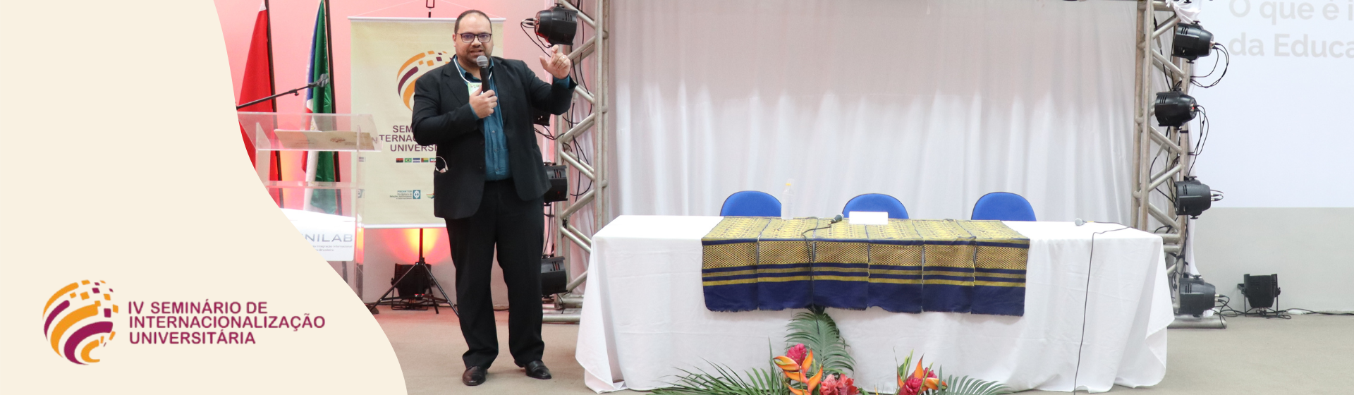Imagem referente a postagem de título IV Seminário de Internacionalização Universitária discut...
